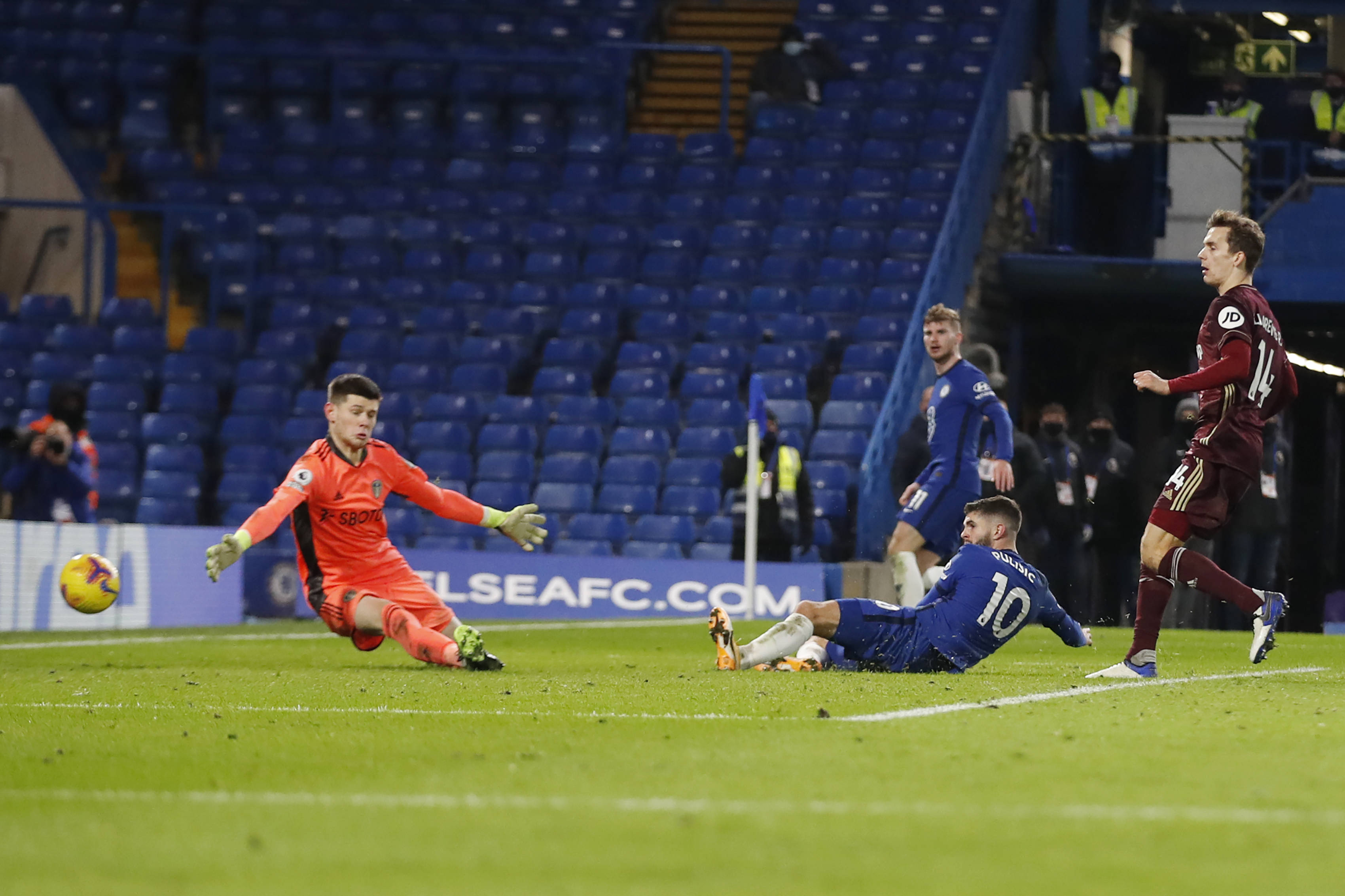 足奠定了坚 足奠定了坚