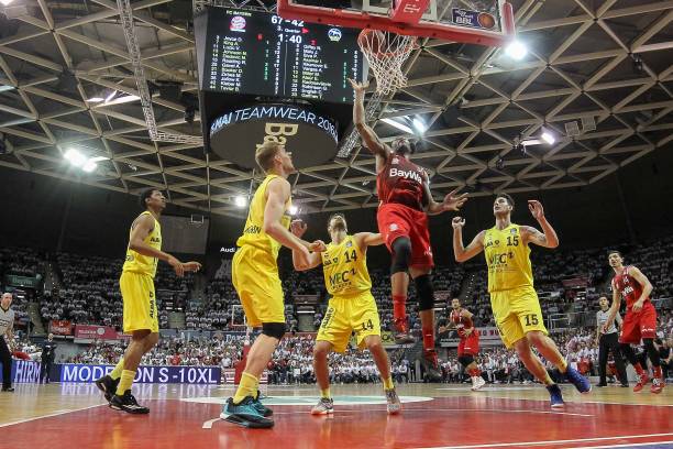 顶级赛事中 顶级赛事中