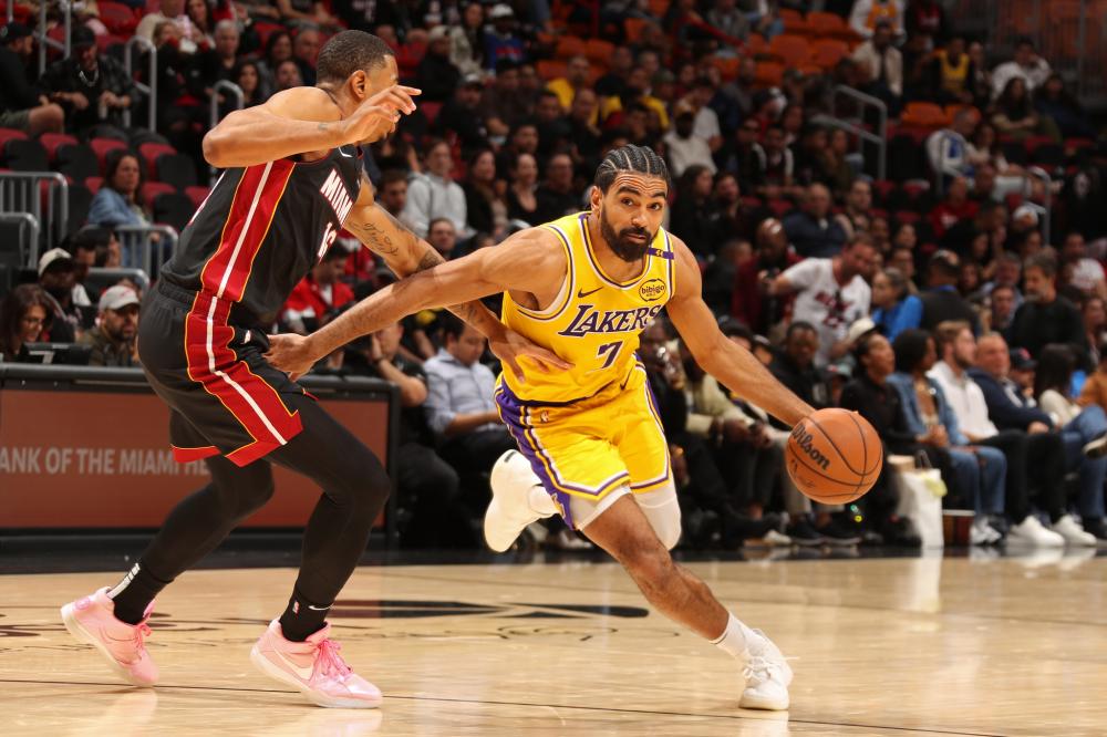 女生队伍往 女生队伍往